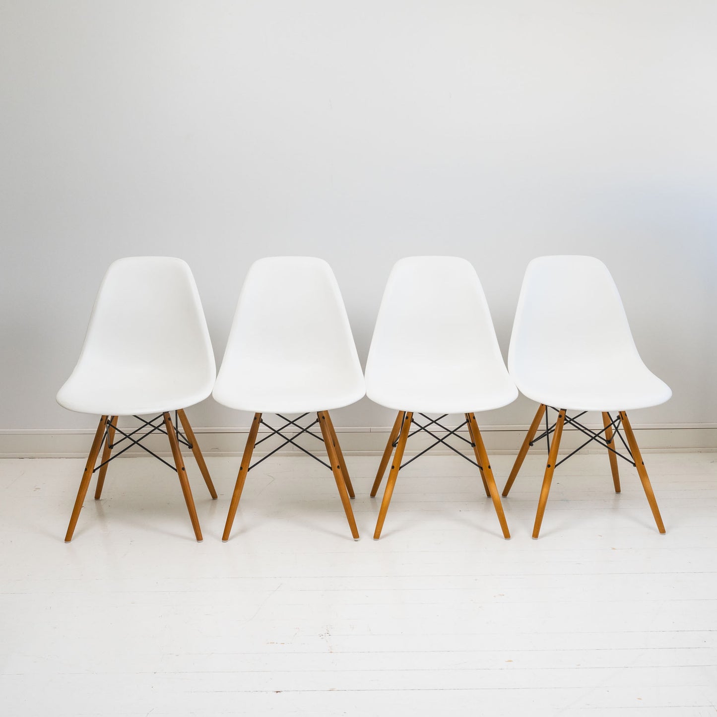 Vitra Eames DSW Re -tuoli, 4 kpl