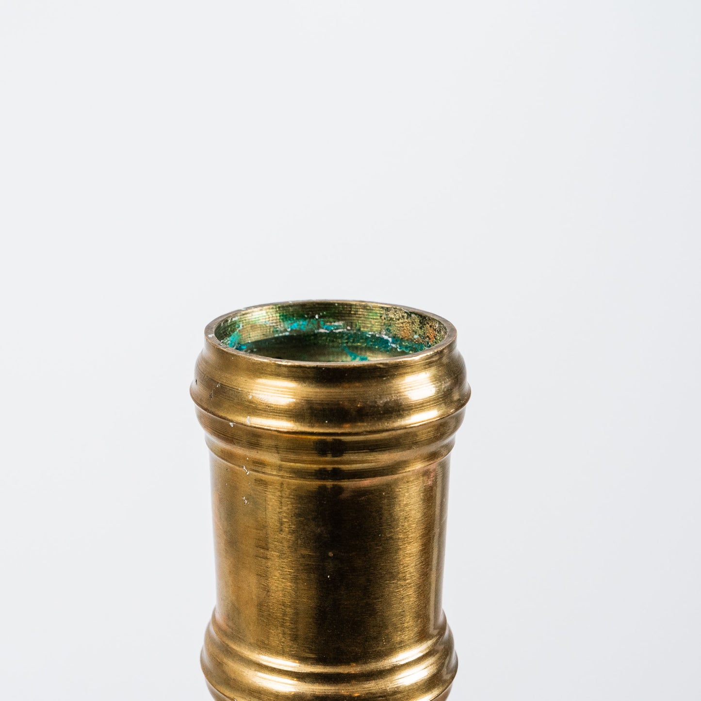 Iso kynttiläteline, messinki, 124 cm