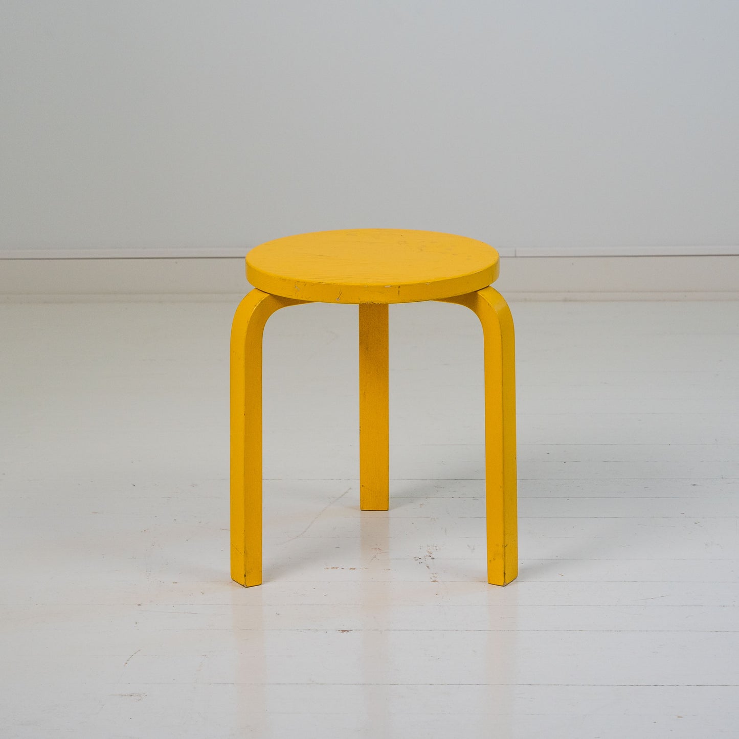 Artek jakkara 60, keltainen