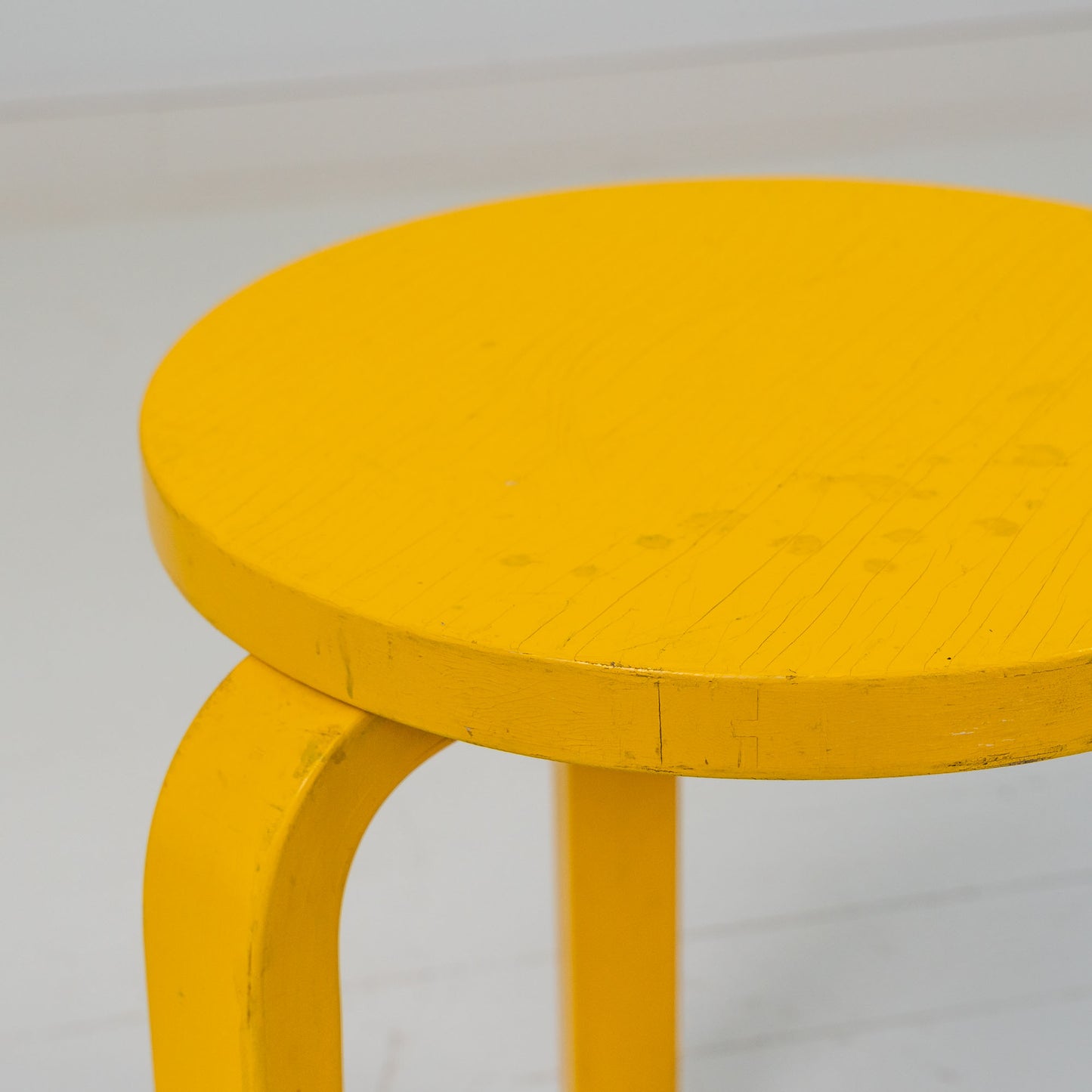 Artek jakkara 60, keltainen