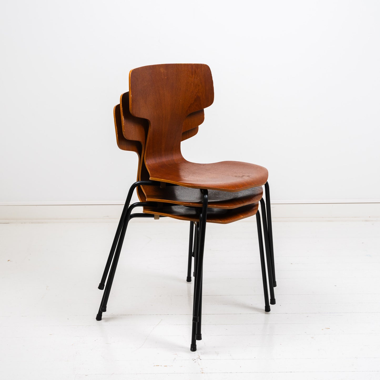 Fritz Hansen 3103 T-chair -tuoli, tiikki 2