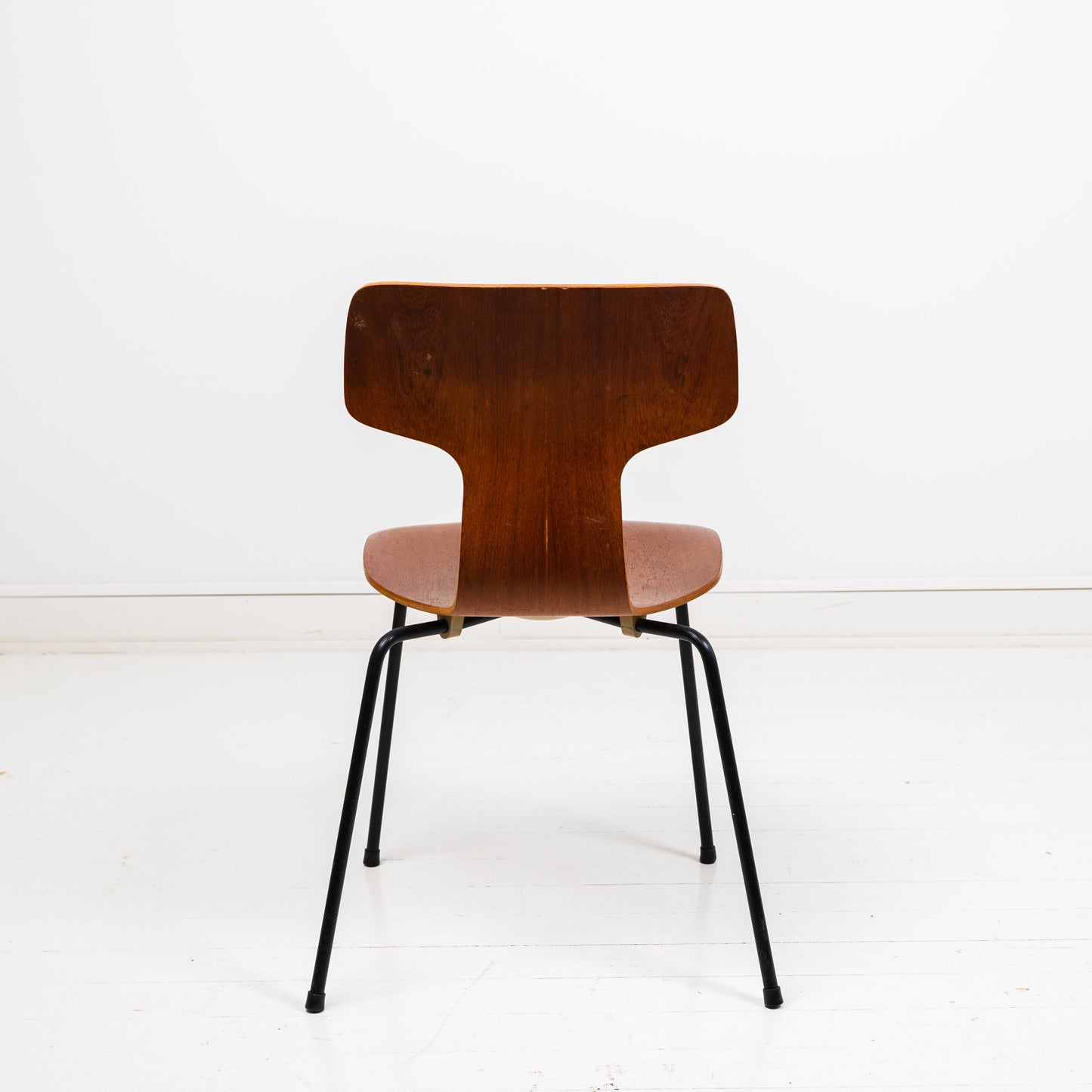 Fritz Hansen 3103 T-chair -tuoli, tiikki 1