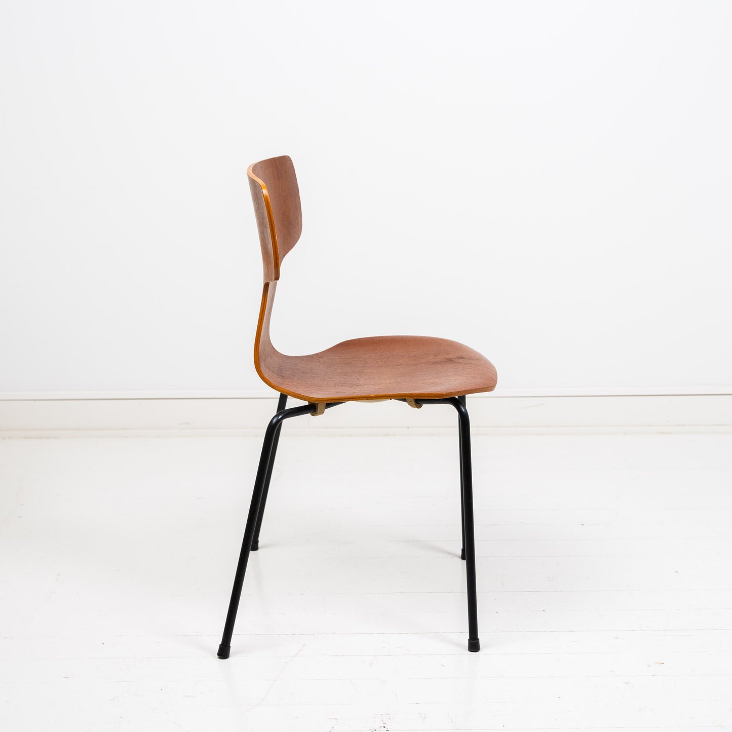 Fritz Hansen 3103 T-chair -tuoli, tiikki 1