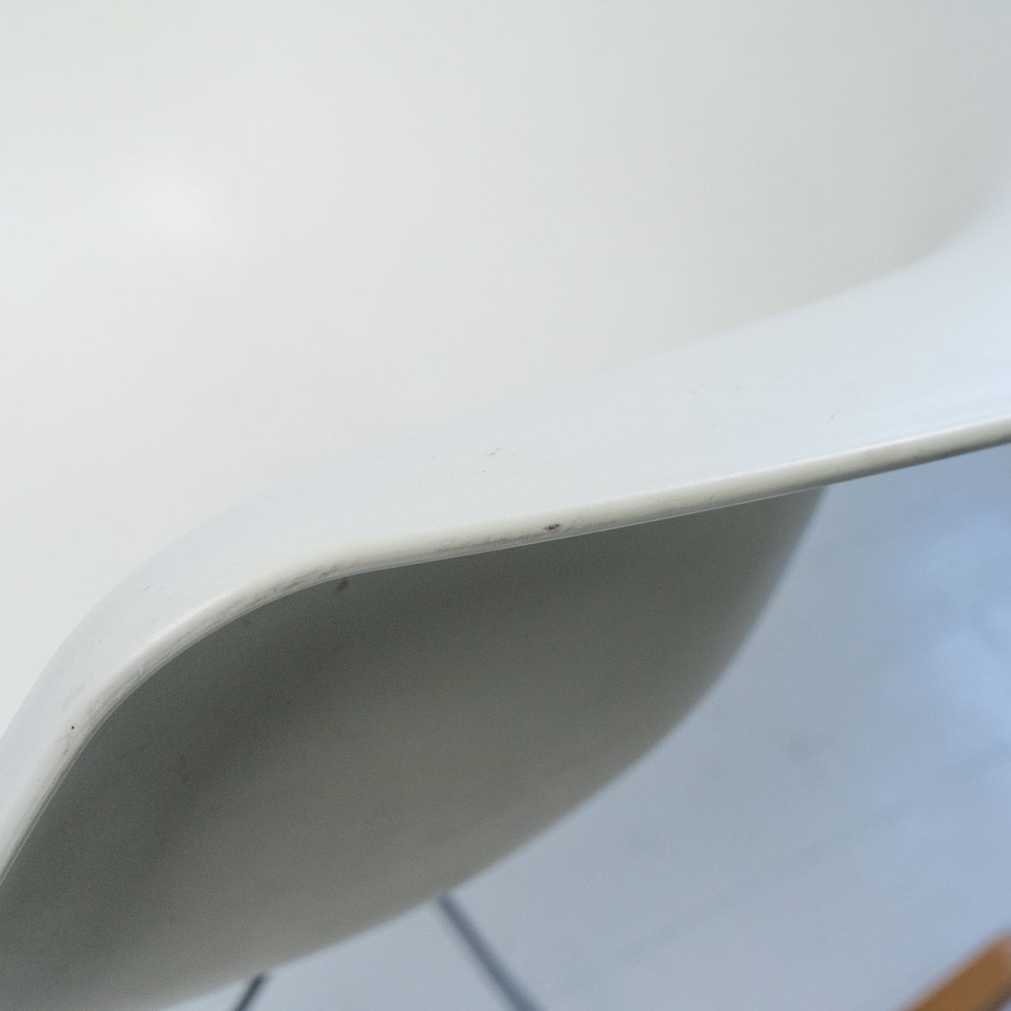 Vitra Eames RAR -keinutuoli