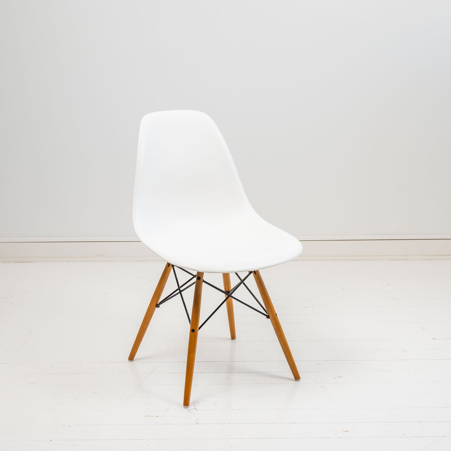 Vitra Eames DSW Re -tuoli 4 kpl