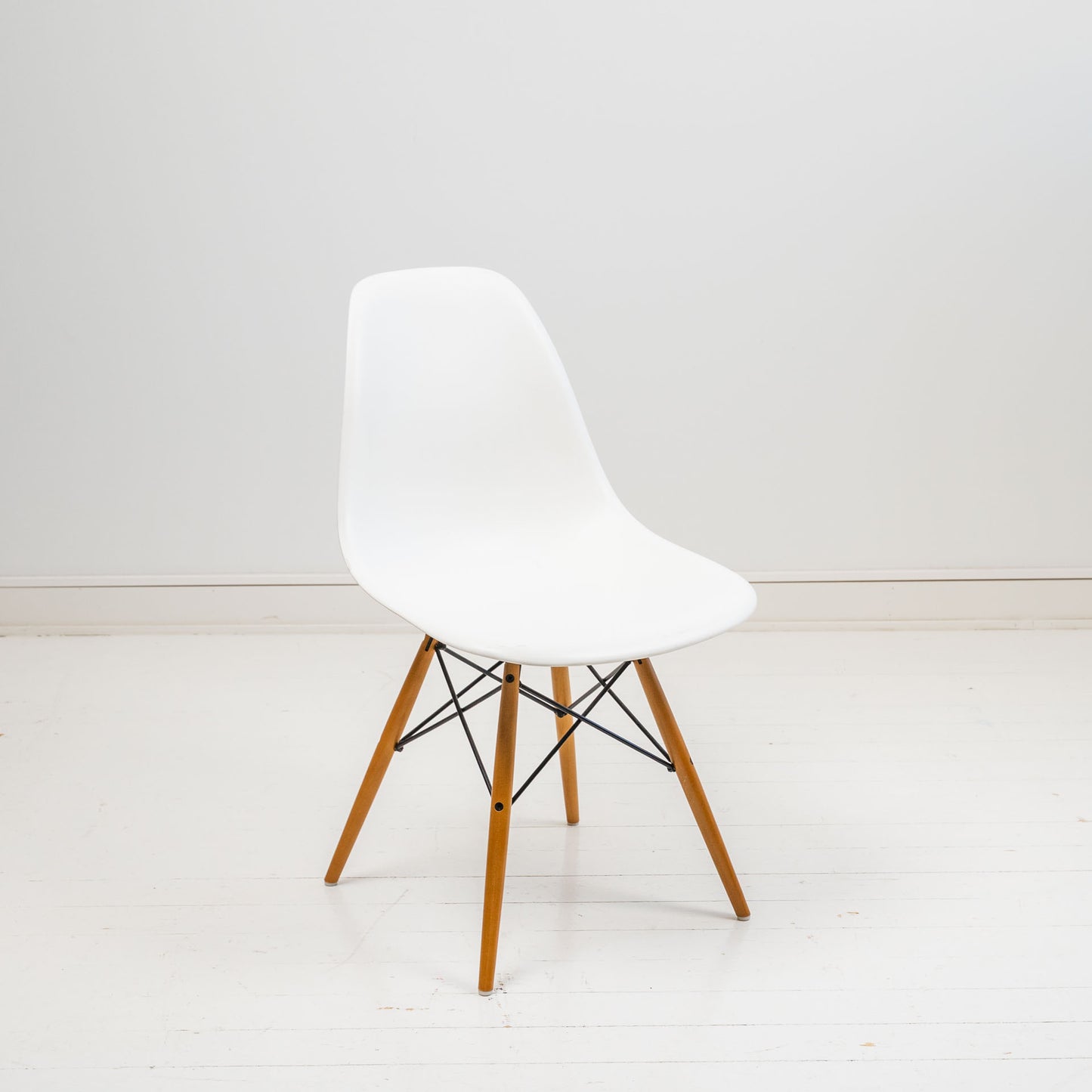 Vitra Eames DSW Re -tuoli, 4 kpl