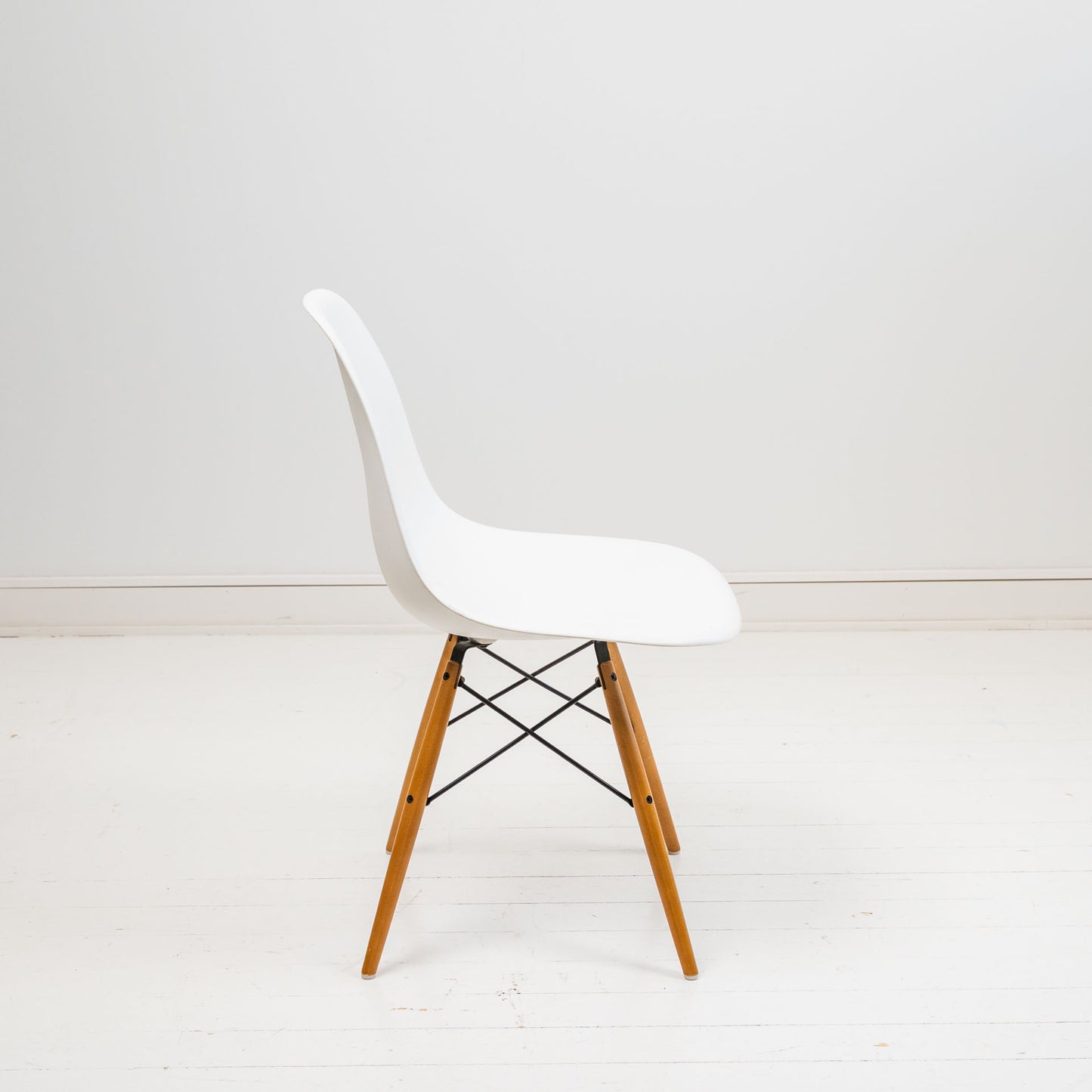 Vitra Eames DSW Re -tuoli 4 kpl