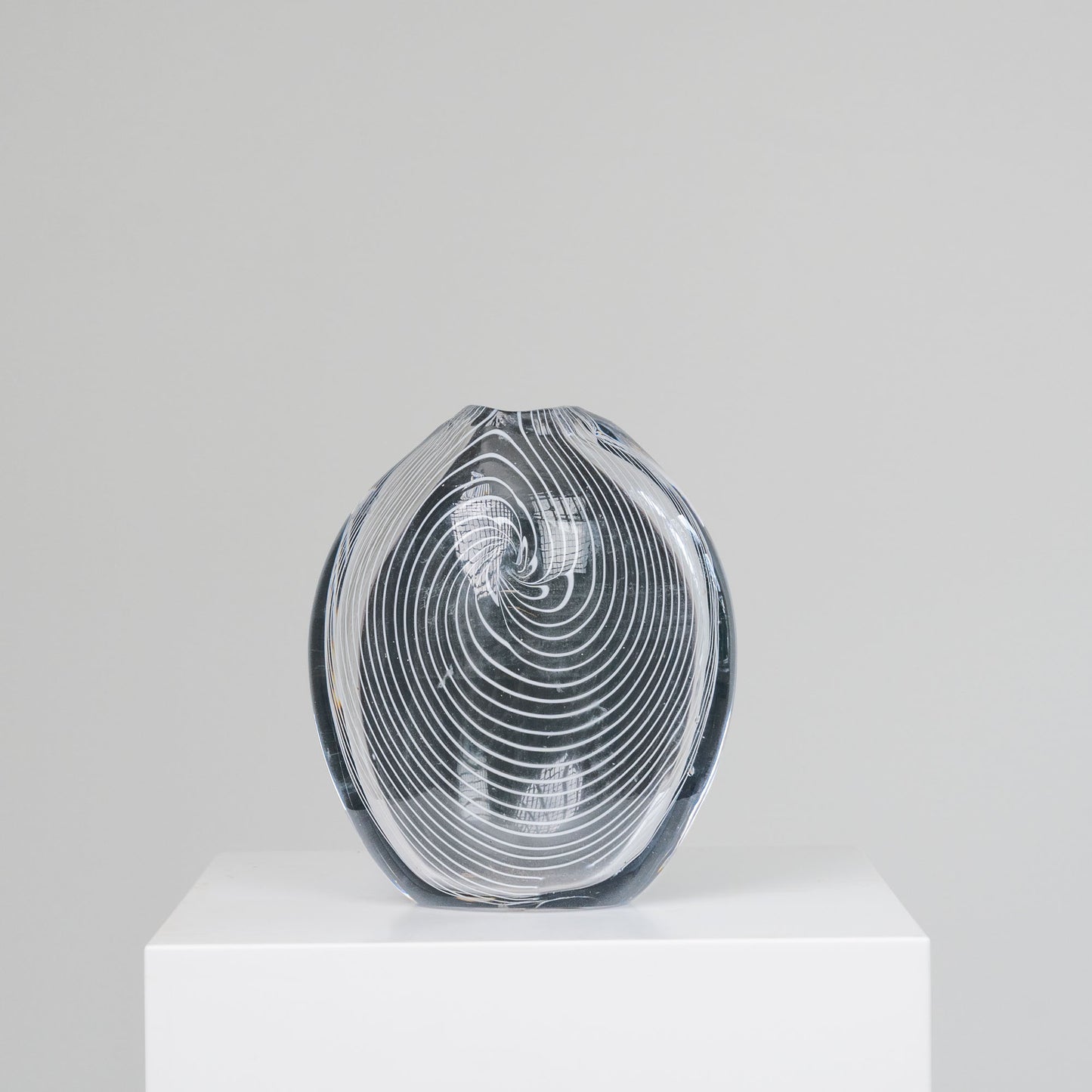 Puhallettu lasimaljakko, uniikkityö