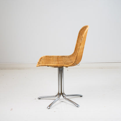 Pyörivä rottinkituoli, metallijalat 4 kpl myydään yhdessä