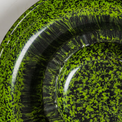 Vihreä bakeliittituhkakuppi