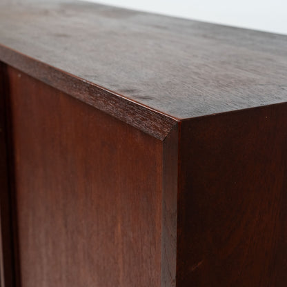 Carl Gustaf Hiort af Ornäs, "Näyttely-astiakaappi", korkea