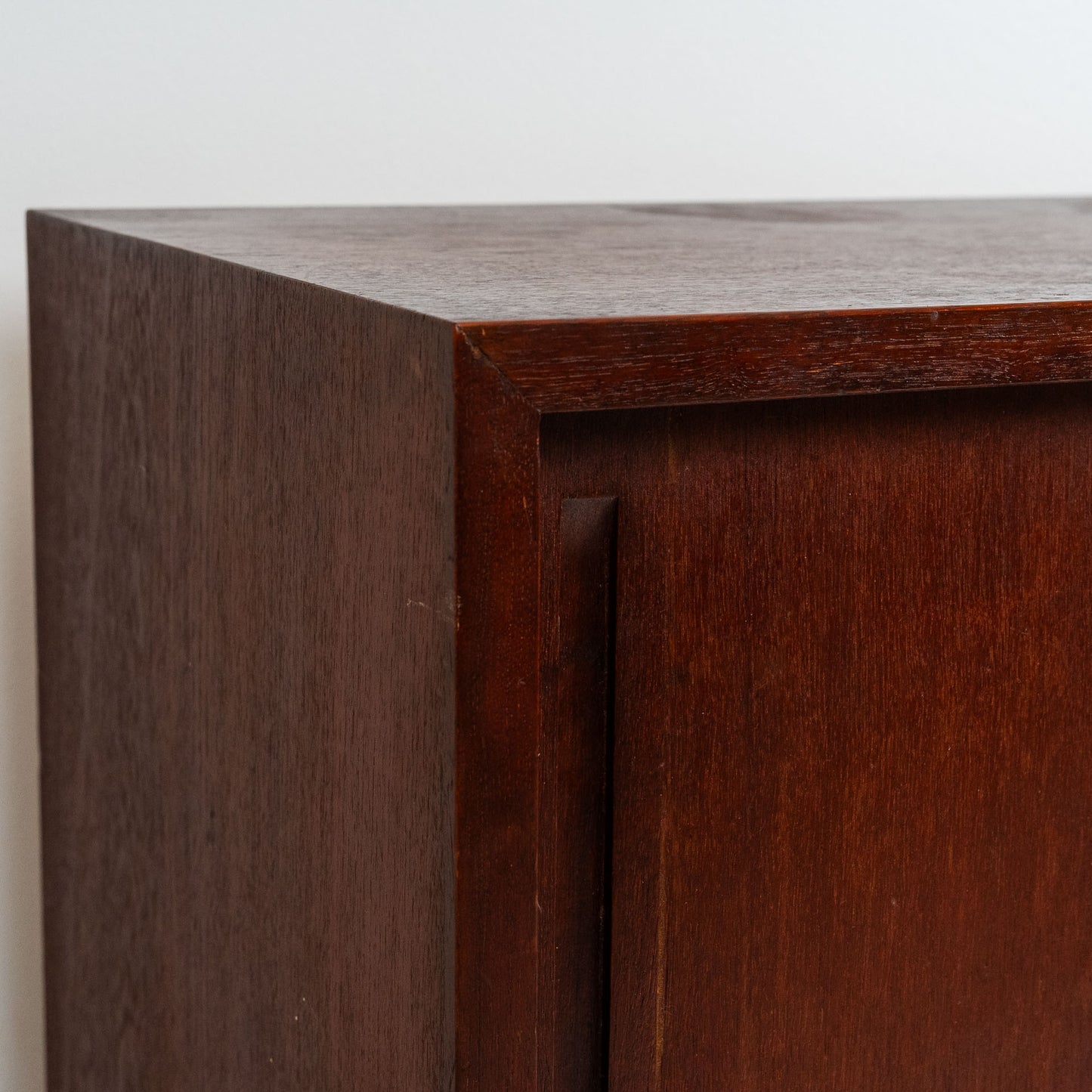 Carl Gustaf Hiort af Ornäs, "Näyttely-astiakaappi", korkea