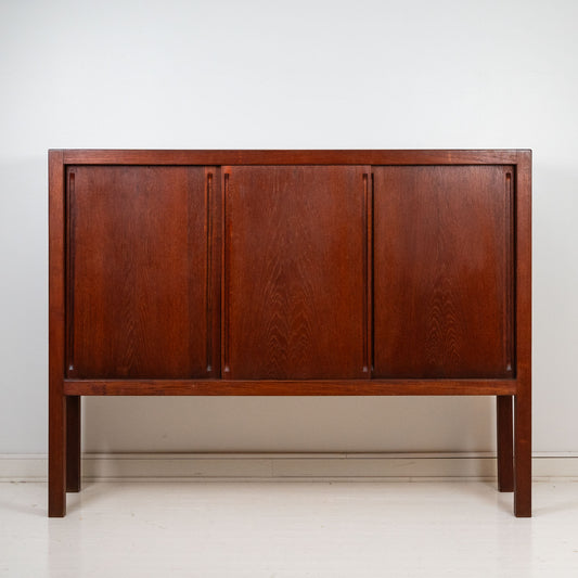 Carl Gustaf Hiort af Ornäs, "Näyttely-astiakaappi", korkea