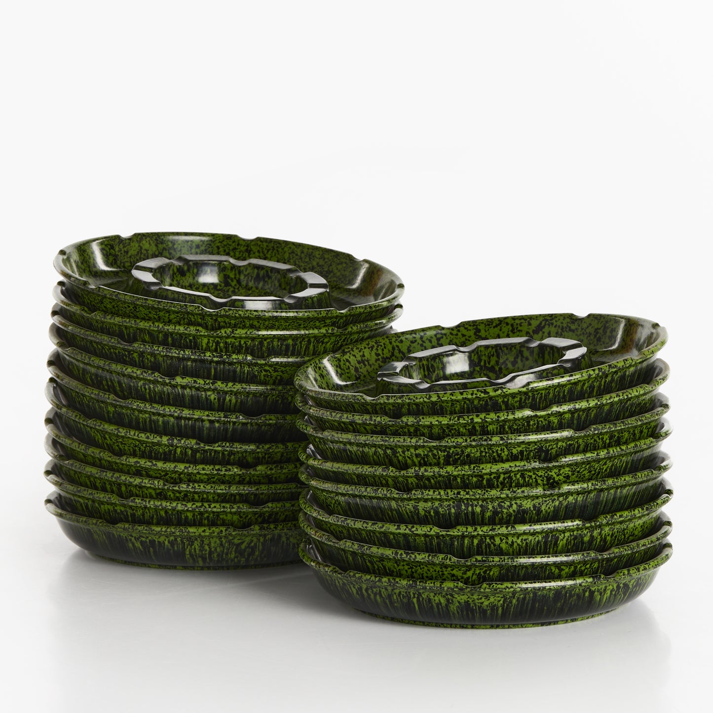 Vihreä bakeliittituhkakuppi