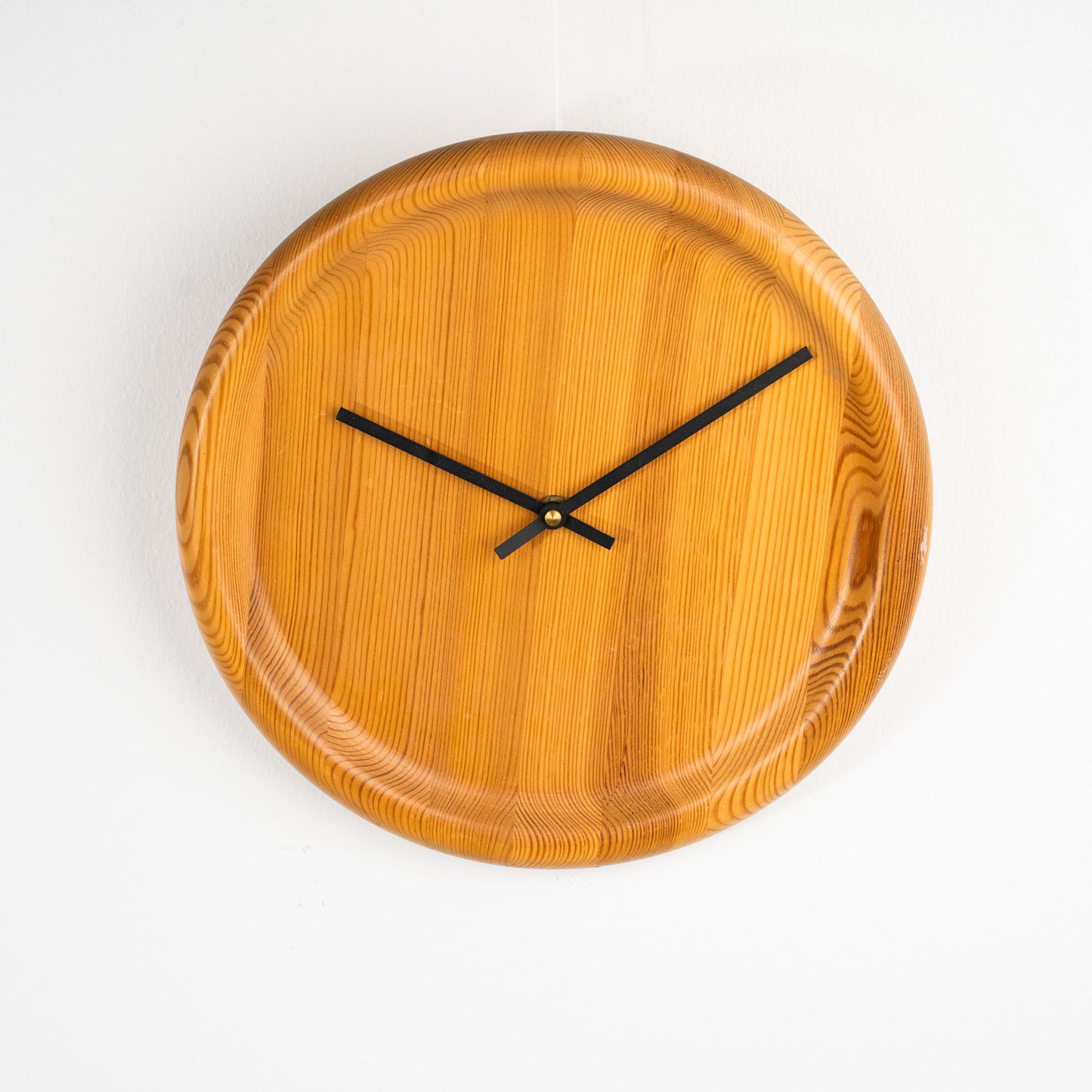 Aarikka puinen kello