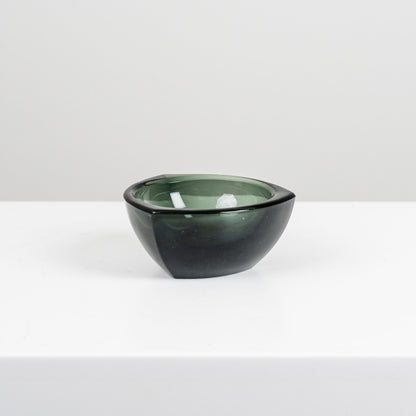 Nuutajärvi Häränsilmä-tuhka-astia, Kaj Franck