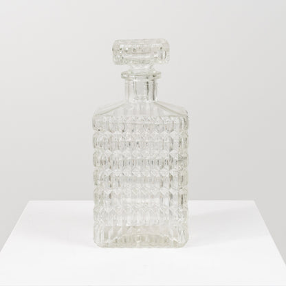 Kristallilasipullo korkilla