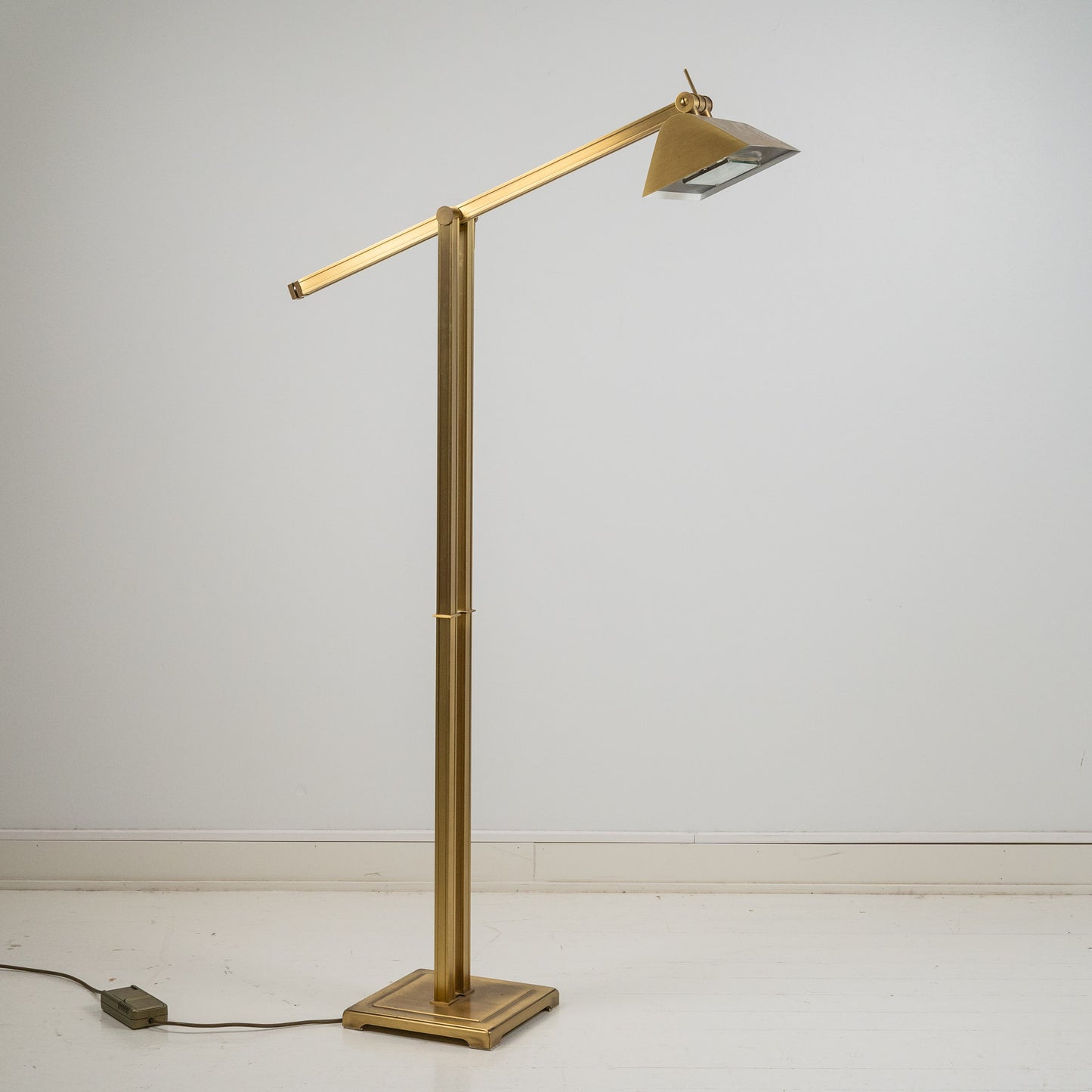 Messinkinen jalkavalaisin