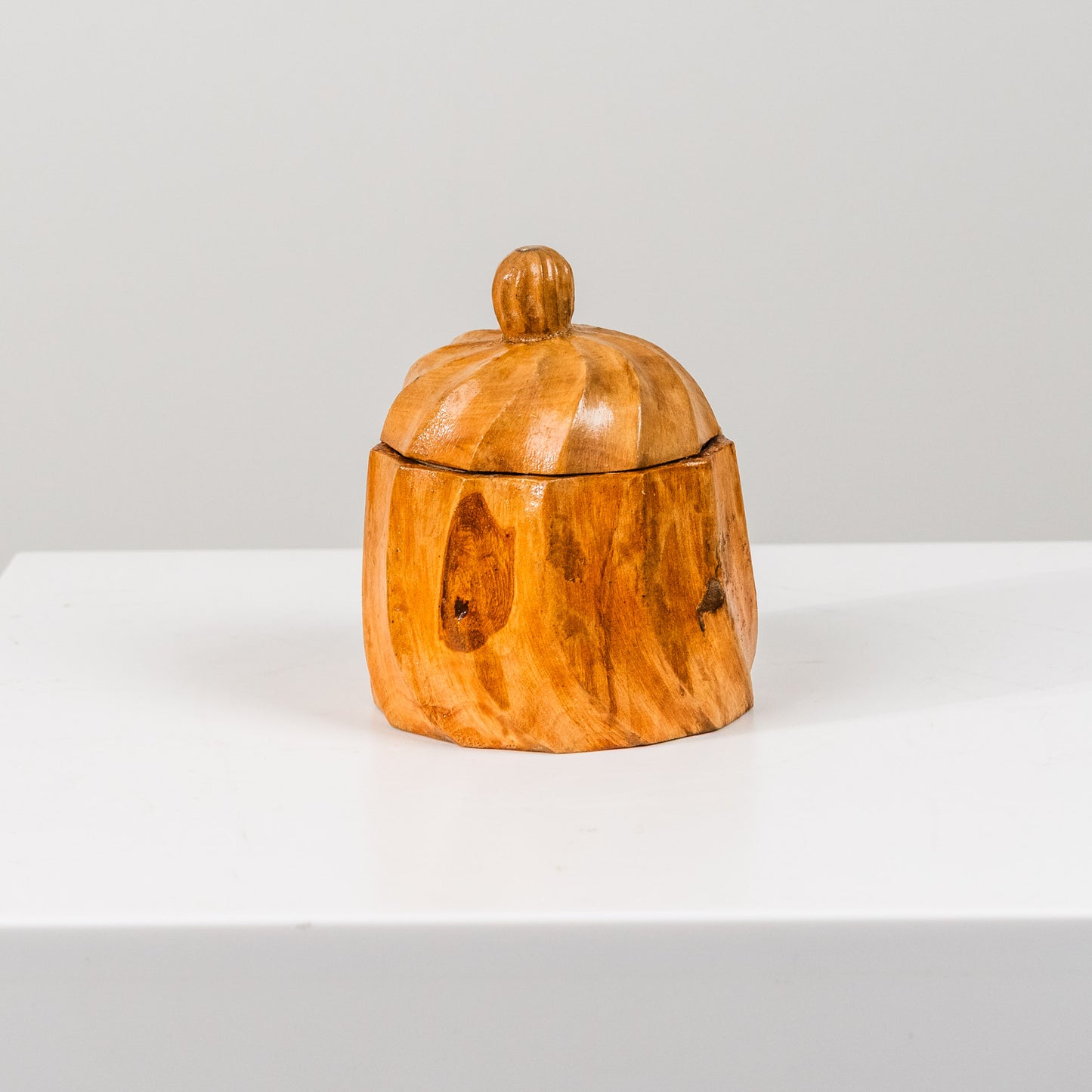 Pahkapurkki kannella