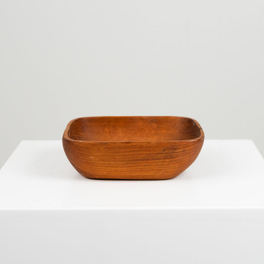 Suorakulmainen puukulho