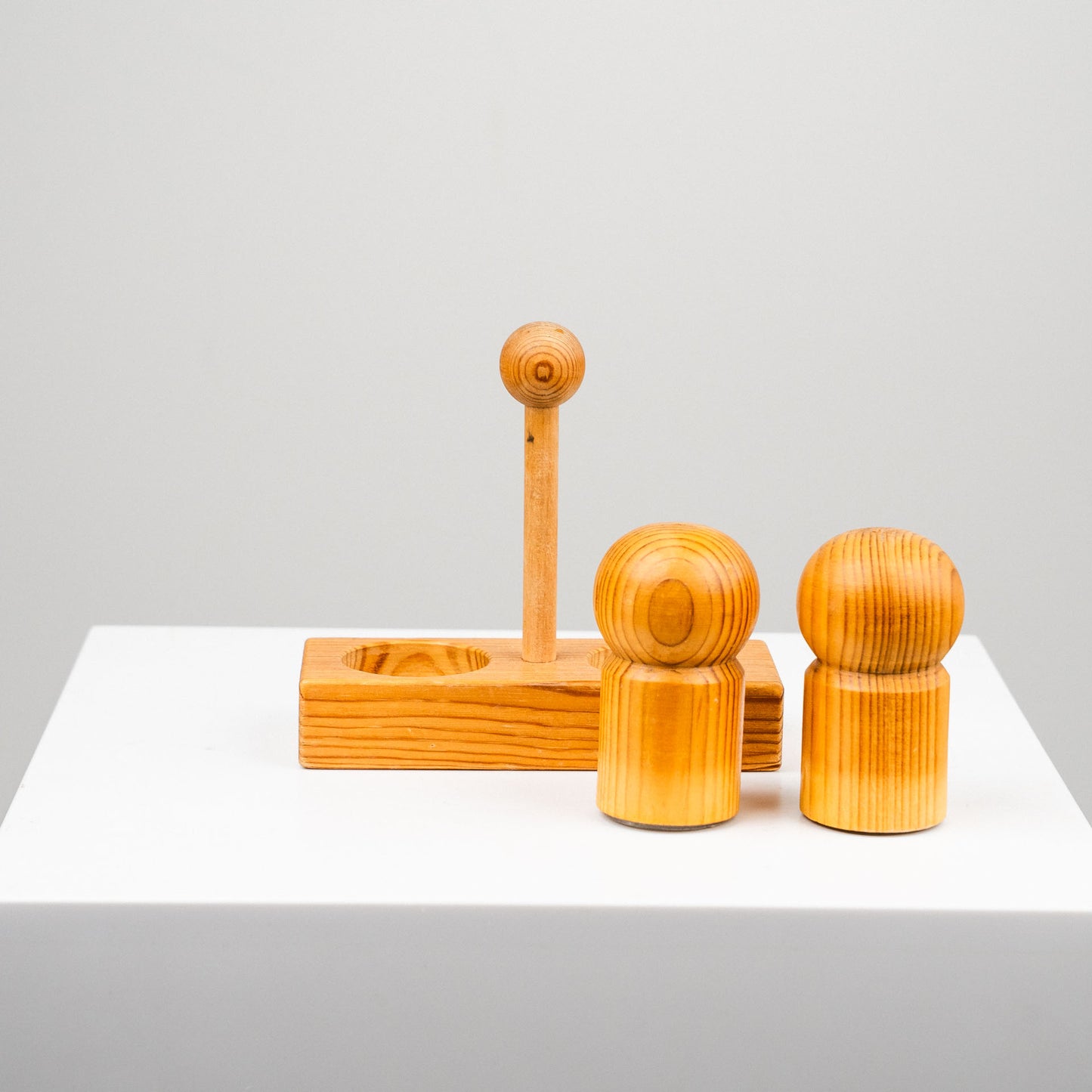 Aarikka mausteteline