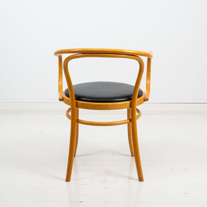 Thonet-tuoli, uusi nahkaverhoilu 4 kpl (löytyy 10 kpl)