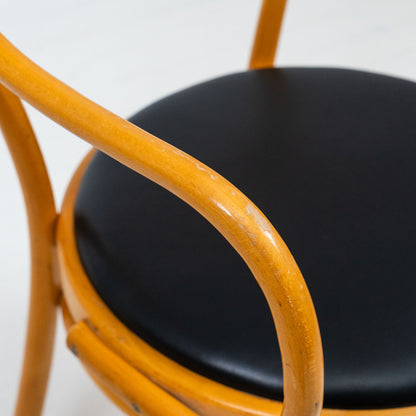 Thonet-tuoli, uusi nahkaverhoilu 4 kpl (löytyy 10 kpl)