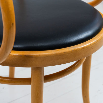 Thonet-tuoli, uusi nahkaverhoilu 4 kpl (löytyy 10 kpl)
