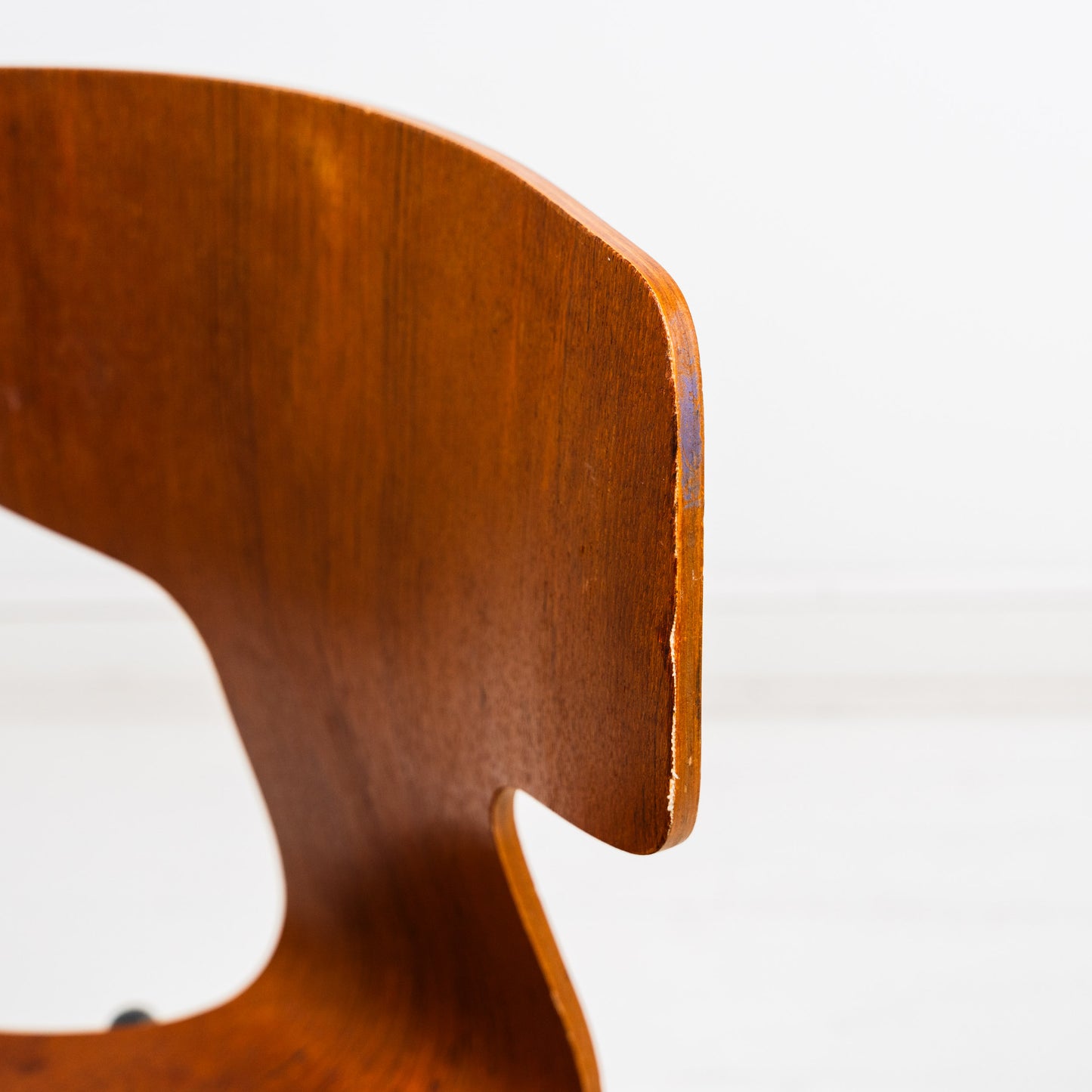 Fritz Hansen 3103 T-chair -tuoli, tiikki 2