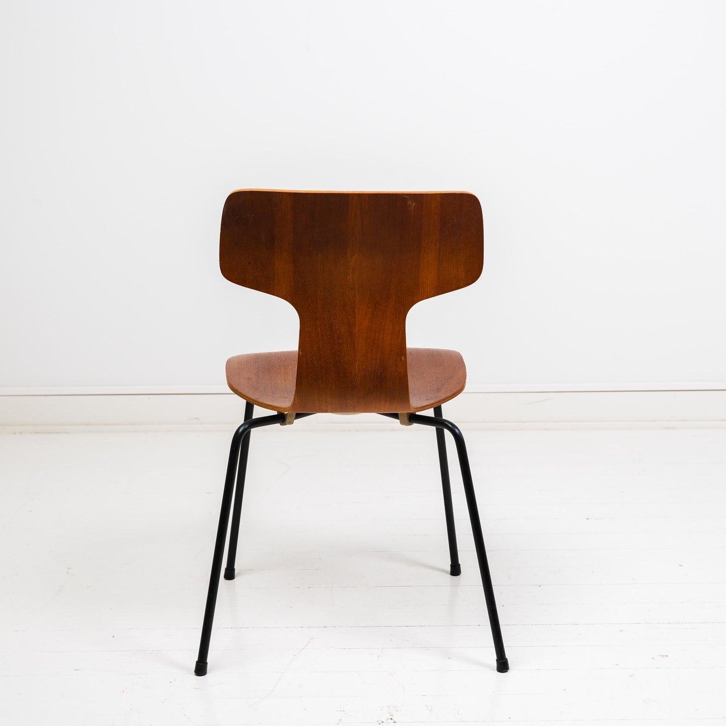 Fritz Hansen 3103 T-chair -tuoli, tiikki 2