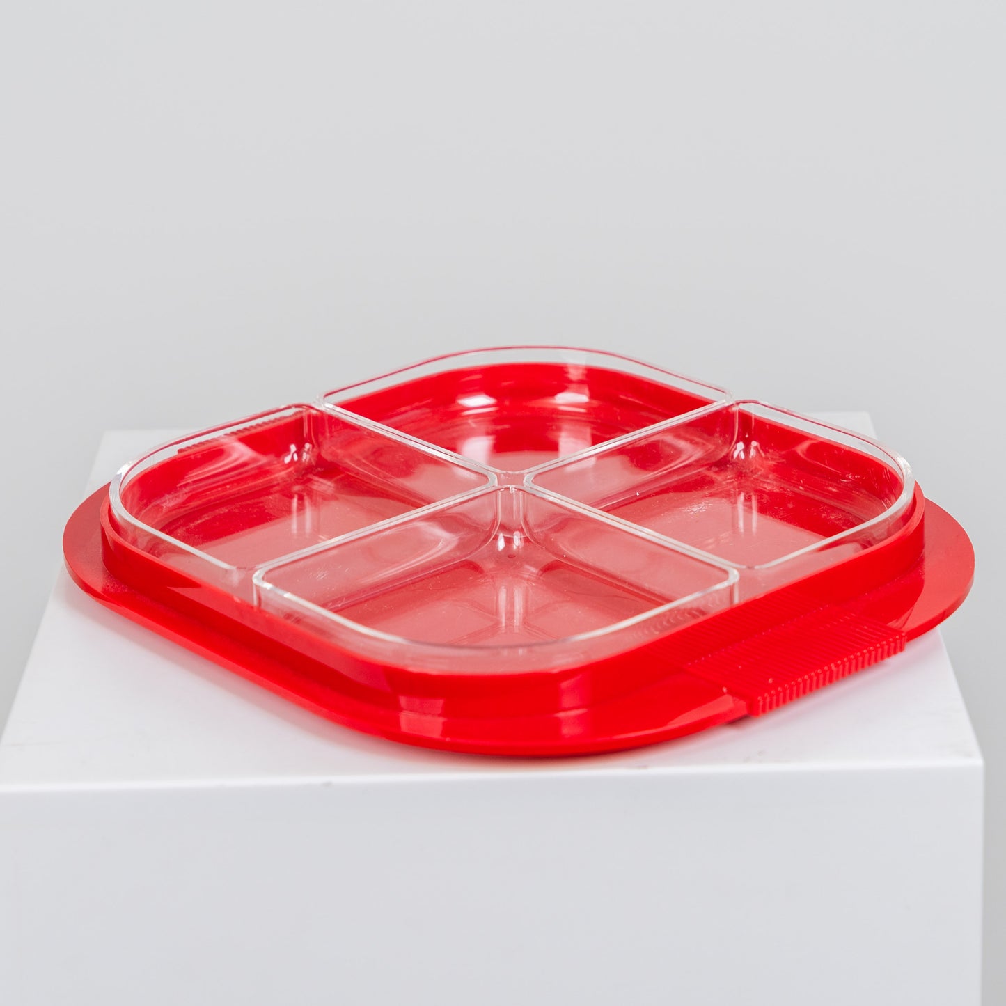 Décembre tarjoiluastia, punainen